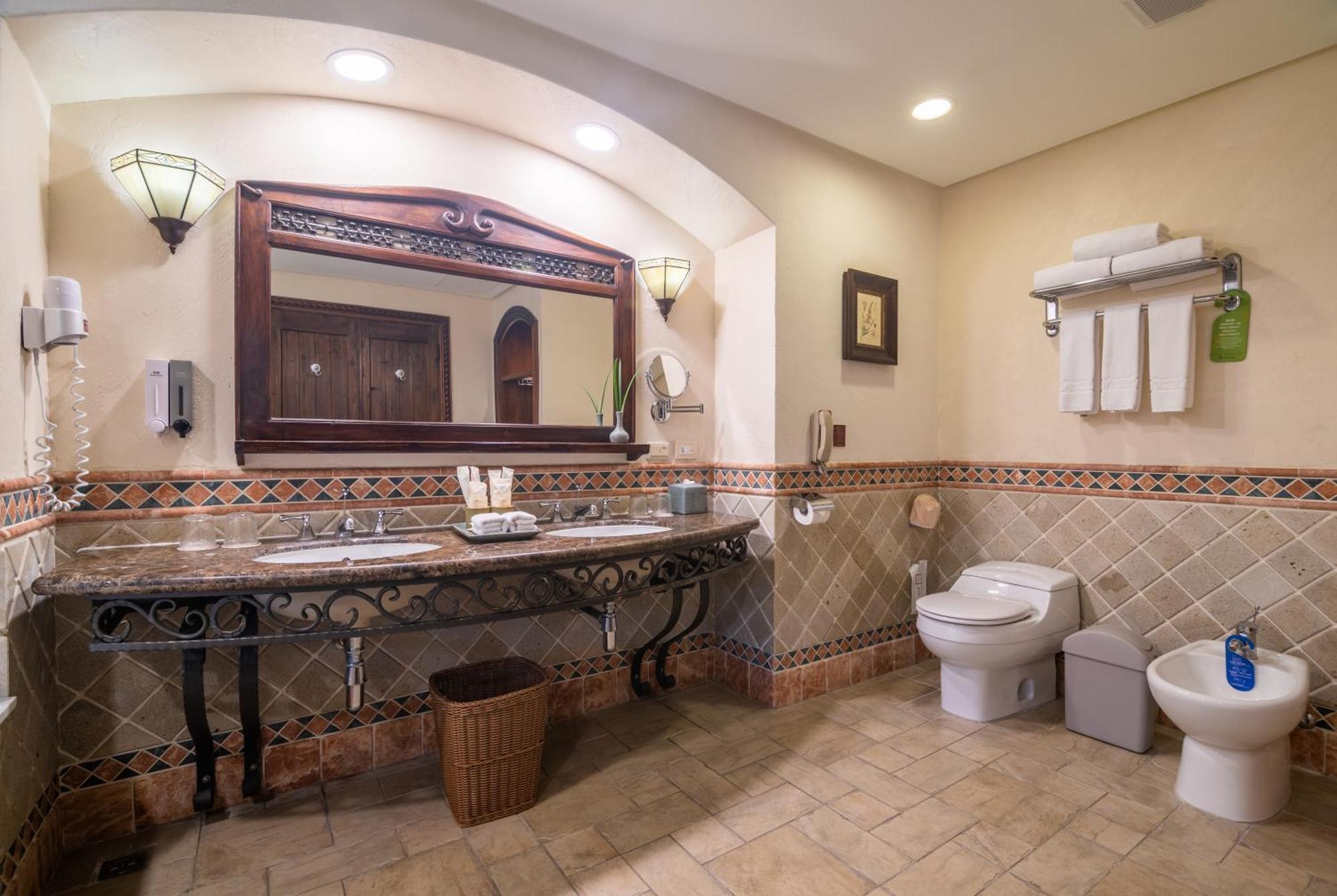 Promisedland Resort & Lagoon Shoufeng Exterior foto Bathroom